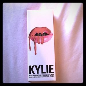 Dirty Peach Kylie Lip Kit